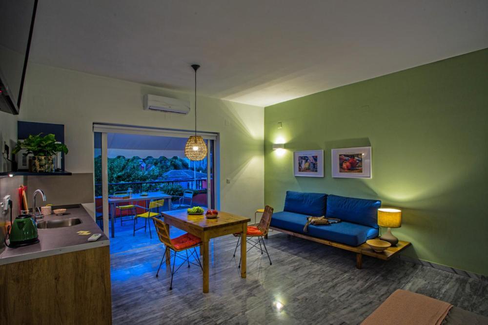 Koukounari Living Spaces เปรเวซา ภายนอก รูปภาพ