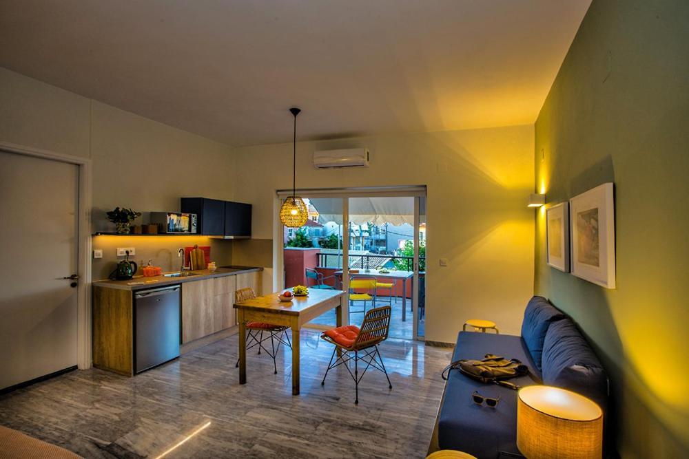 Koukounari Living Spaces เปรเวซา ภายนอก รูปภาพ